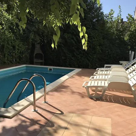 Klimatisiertes In Mit Grill By Interhome Siófok