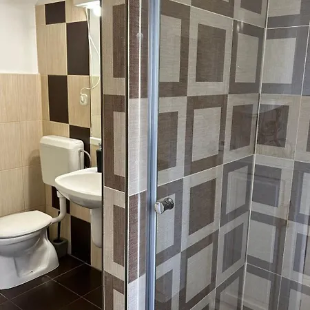 Klimatisiertes In Mit Grill By Interhome Hébergement de vacances